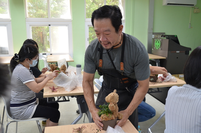 115.7.9(四)藝文競賽之【水苔植栽創意綠雕(森林小熊)】圖片