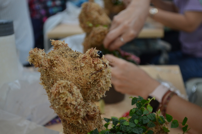 115.7.9(四)藝文競賽之【水苔植栽創意綠雕(森林小熊)】圖片