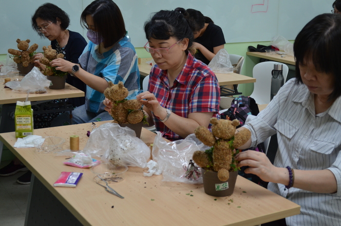 115.7.9(四)藝文競賽之【水苔植栽創意綠雕(森林小熊)】圖片