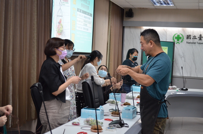 114.7.10(四)藝文競賽之【龜甲網鳥籠工藝植栽創意】圖片