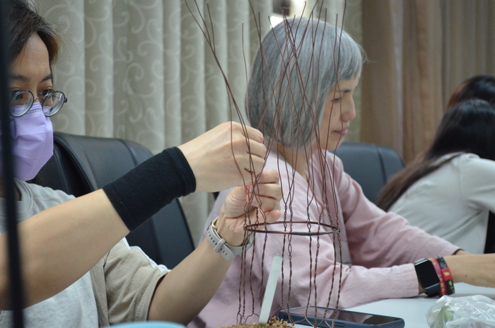 114.7.10(四)藝文競賽之【龜甲網鳥籠工藝植栽創意】圖片