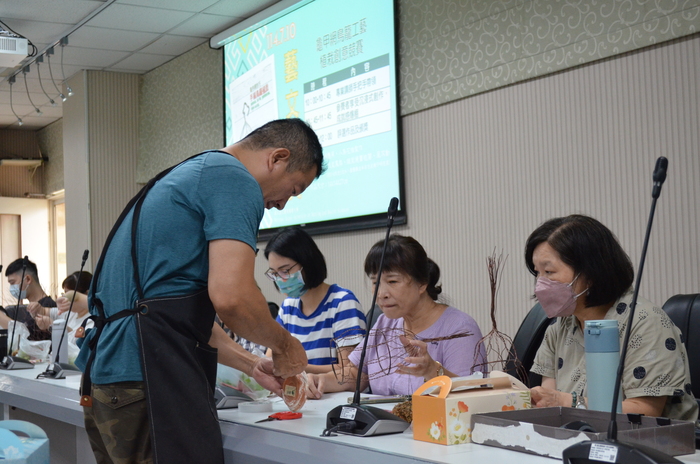 114.7.10(四)藝文競賽之【龜甲網鳥籠工藝植栽創意】圖片