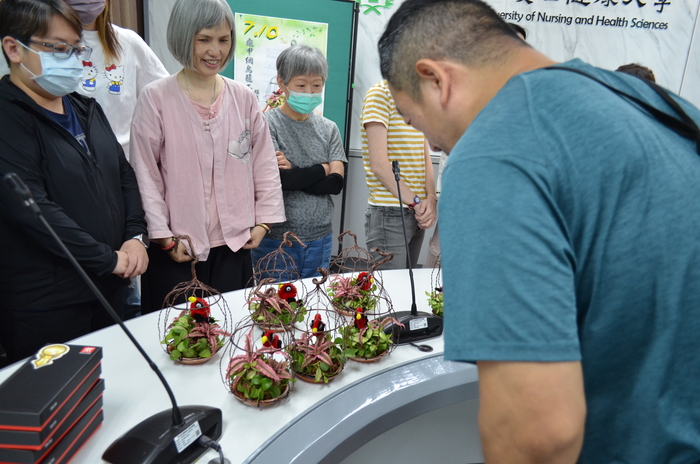 114.7.10(四)藝文競賽之【龜甲網鳥籠工藝植栽創意】圖片