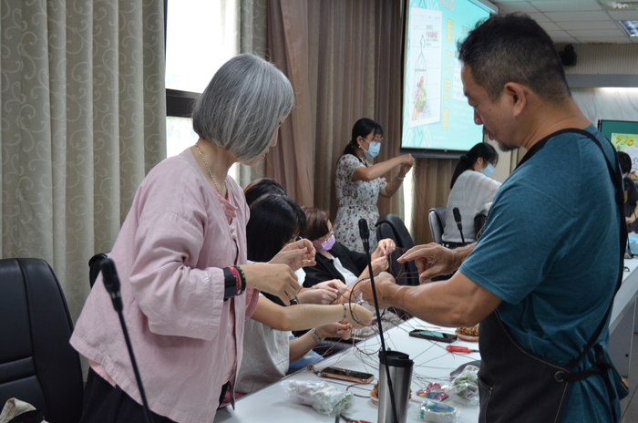 114.7.10(四)藝文競賽之【龜甲網鳥籠工藝植栽創意】圖片